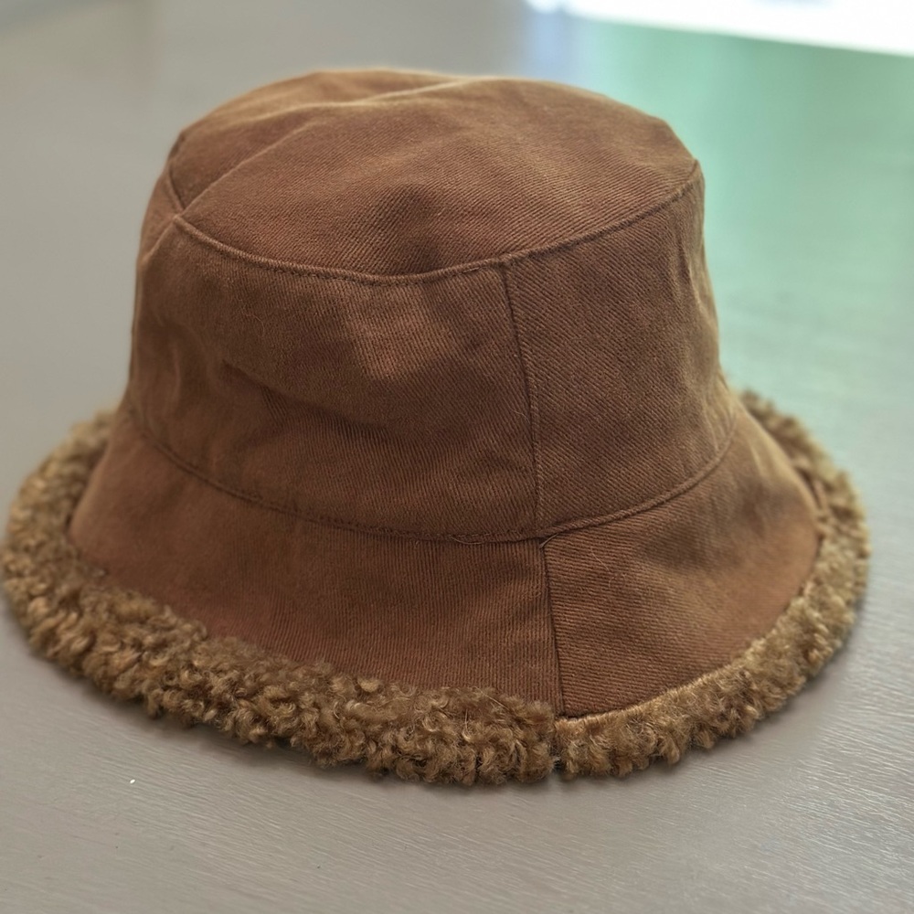 Look Women Bucket Reversible Hat with Sherpa Camel Brown Fashion Casual